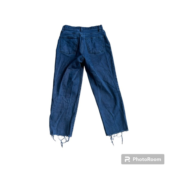 Universal Thread Vintage Straight Leg High Waisted Distressed Black Jeans size 4 - Picture 3 of 8